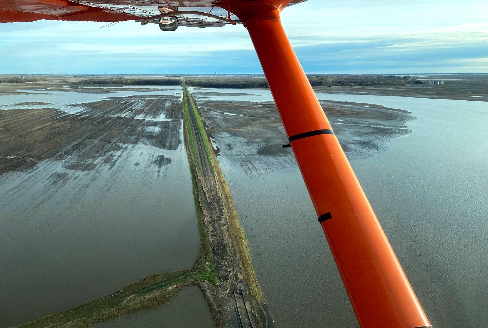 Image: ImageBy_ USFWS_duck_counting_3